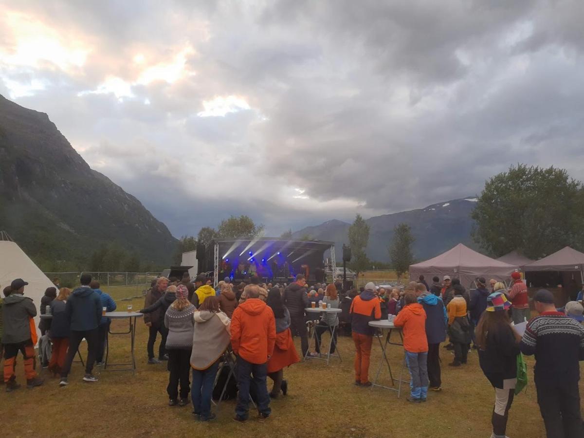 Basecamp Birtavarre Bagian luar foto