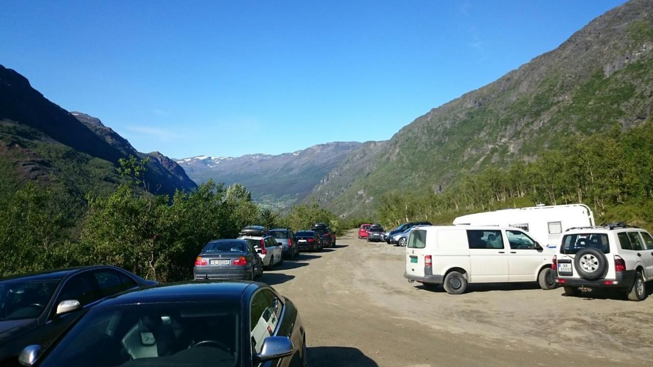 Basecamp Birtavarre Bagian luar foto