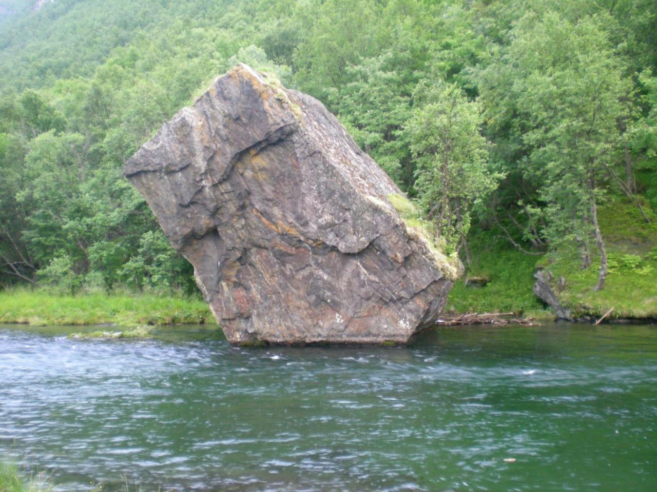 Basecamp Birtavarre Bagian luar foto